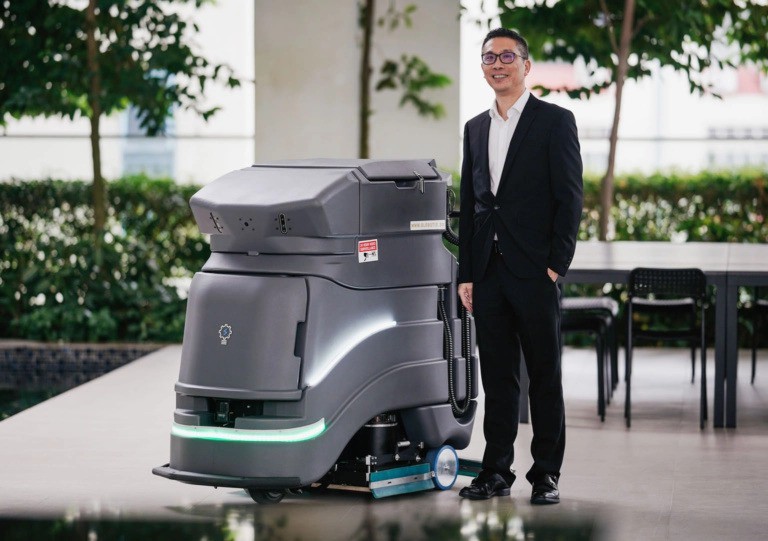 Nhờ bị bạn gái đá vì là nhân viên dọn vệ sinh không có tương lai, người đàn ông quyết vươn lên, trở thành CEO công ty hàng đầu Singapore - Ảnh 3.