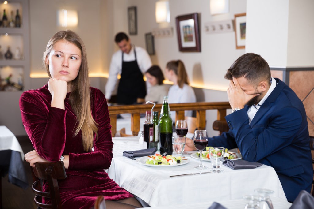 Couple-Fighting-at-Restaurant-1024x683 Couple-Fighting-at-Restaurant-1024x683