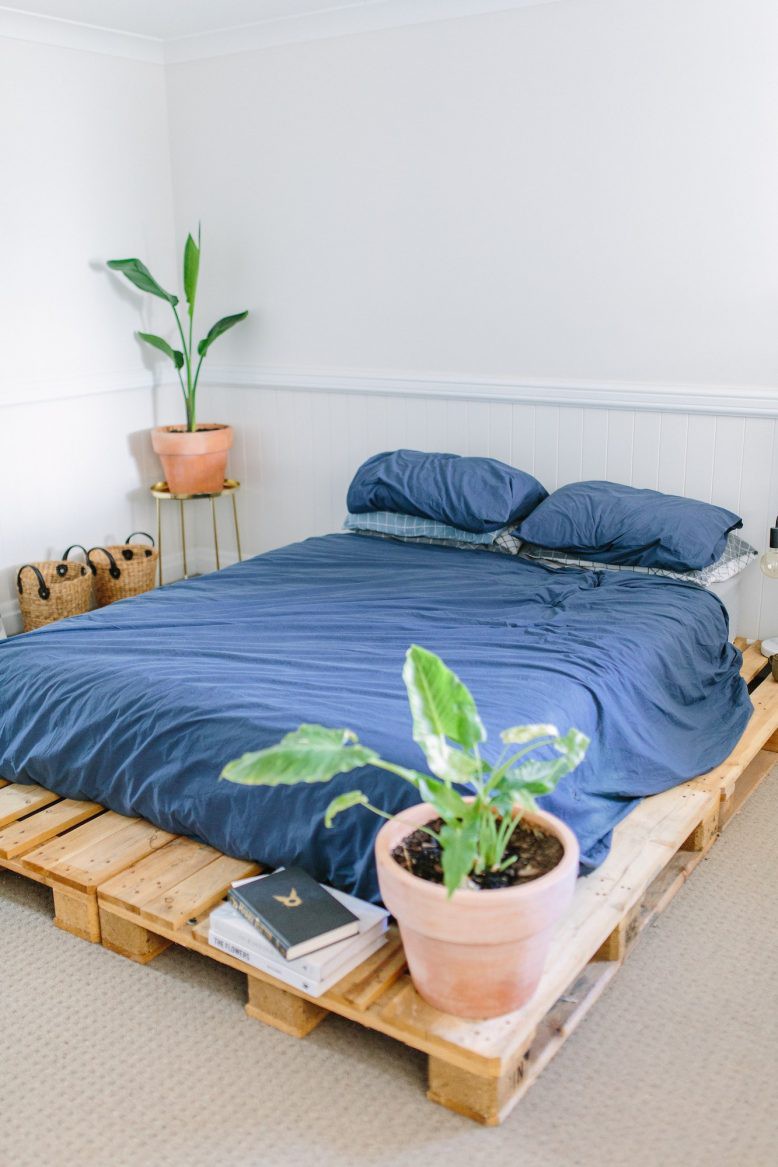 DIY-Pallet-Bed-2-778x1167