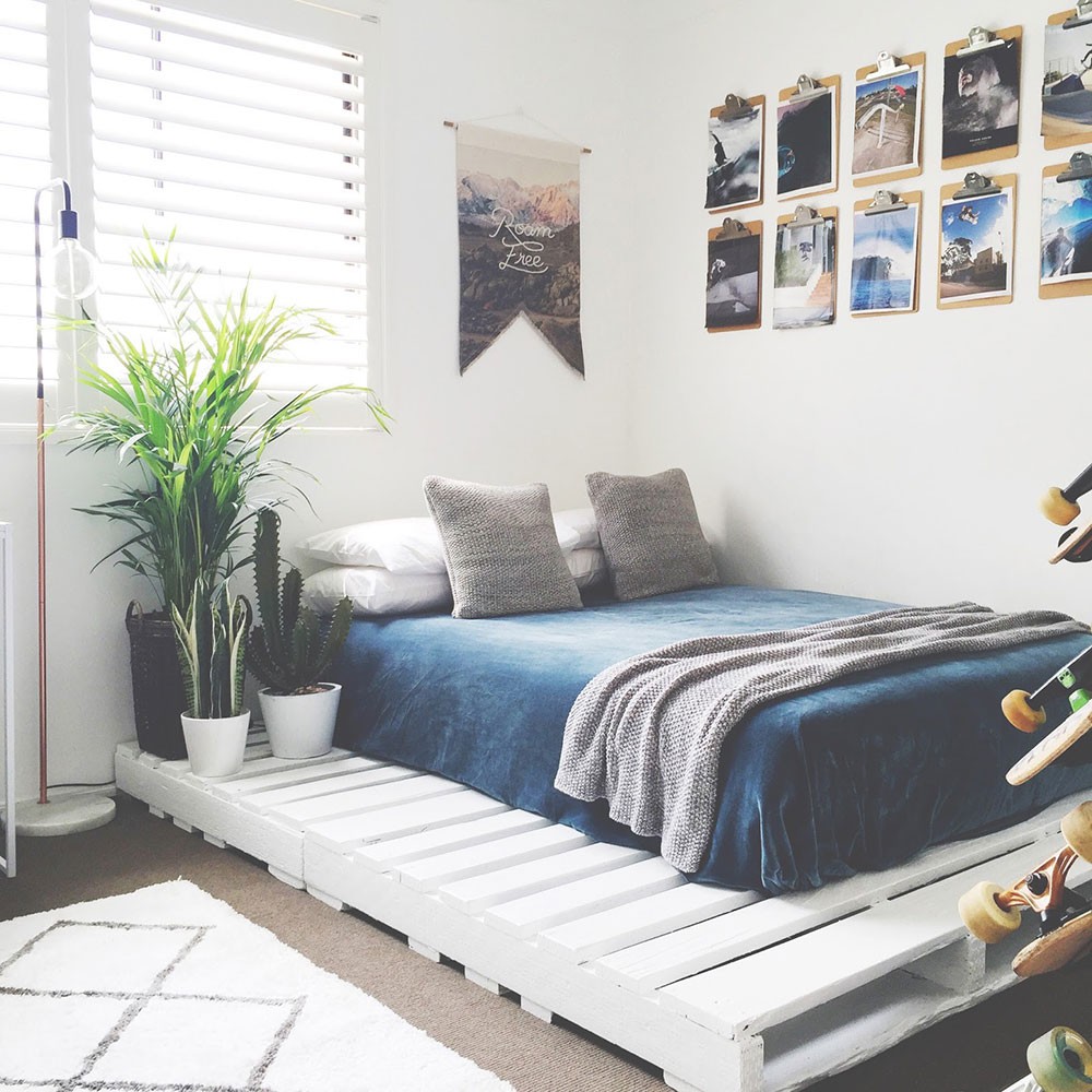 Great-Pallet-Bed-Ideas-To-Lighten-Your-Space2