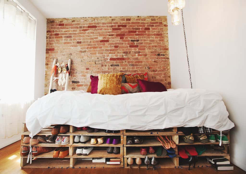 Recycled-Pallet-Bed-Frames-homesthetics-16