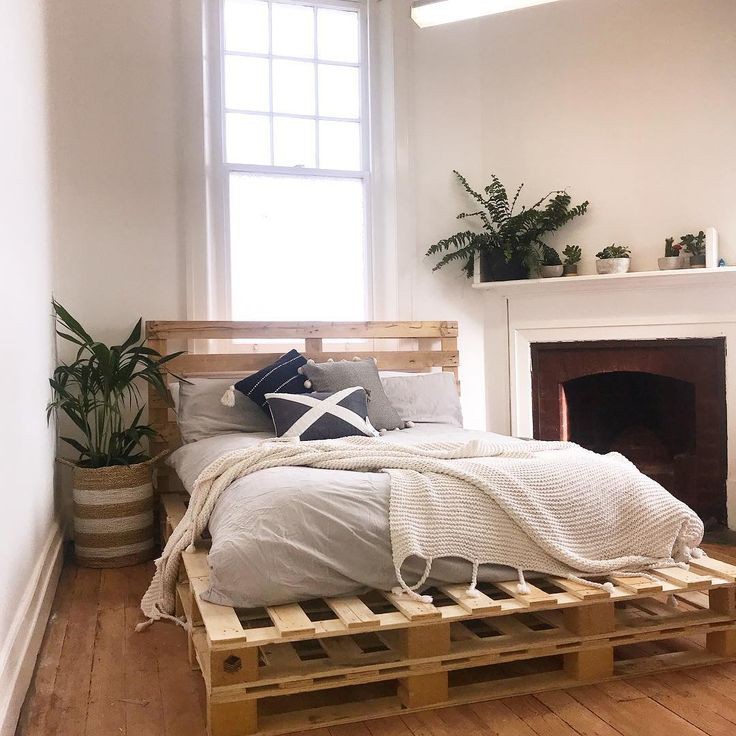 Wonderful-Double-layer-wooden-pallet-bed-projects-woodenbed-palletbeds-palletfurniture