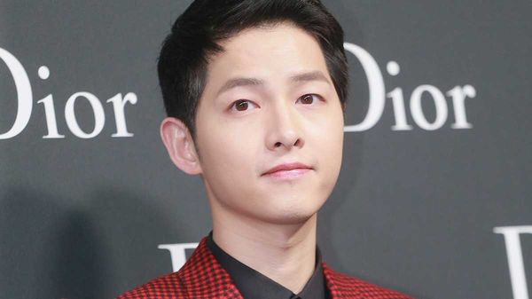 Song Joong Ki cố tỏ ra đáng thương để nhanh chóng lấy lại danh tiếng, phát triển sự nghiệp? - Ảnh 4.