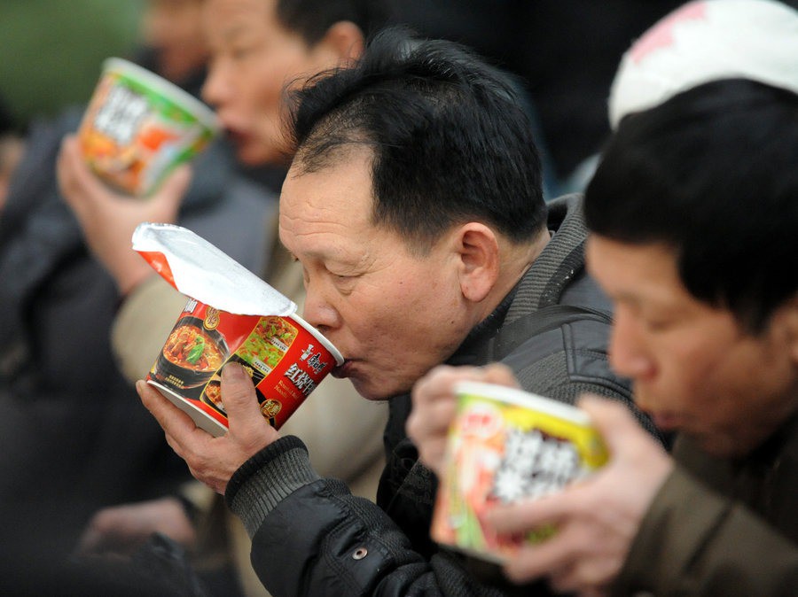 Câu chuyện về mì ăn liền ở Trung Quốc: Vị vua thực phẩm bất ngờ bị &quot;thất sủng&quot; và sự hồi sinh mạnh mẽ khiến ai cũng kinh ngạc - Ảnh 6.