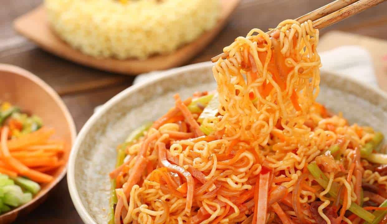 Câu chuyện về mì ăn liền ở Trung Quốc: Vị vua thực phẩm bất ngờ bị "thất sủng" và sự hồi sinh mạnh mẽ khiến ai cũng kinh ngạc - Ảnh 9. Câu chuyện về mì ăn liền ở Trung Quốc: Vị vua thực phẩm bất ngờ bị "thất sủng" và sự hồi sinh mạnh mẽ khiến ai cũng kinh ngạc - Ảnh 9.