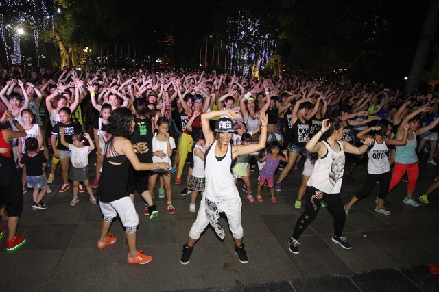 Điểm danh những bữa tiệc nhảy siêu to khổng lồ thu hút hàng nghìn người của Lamita Dance Fitness - Ảnh 5.