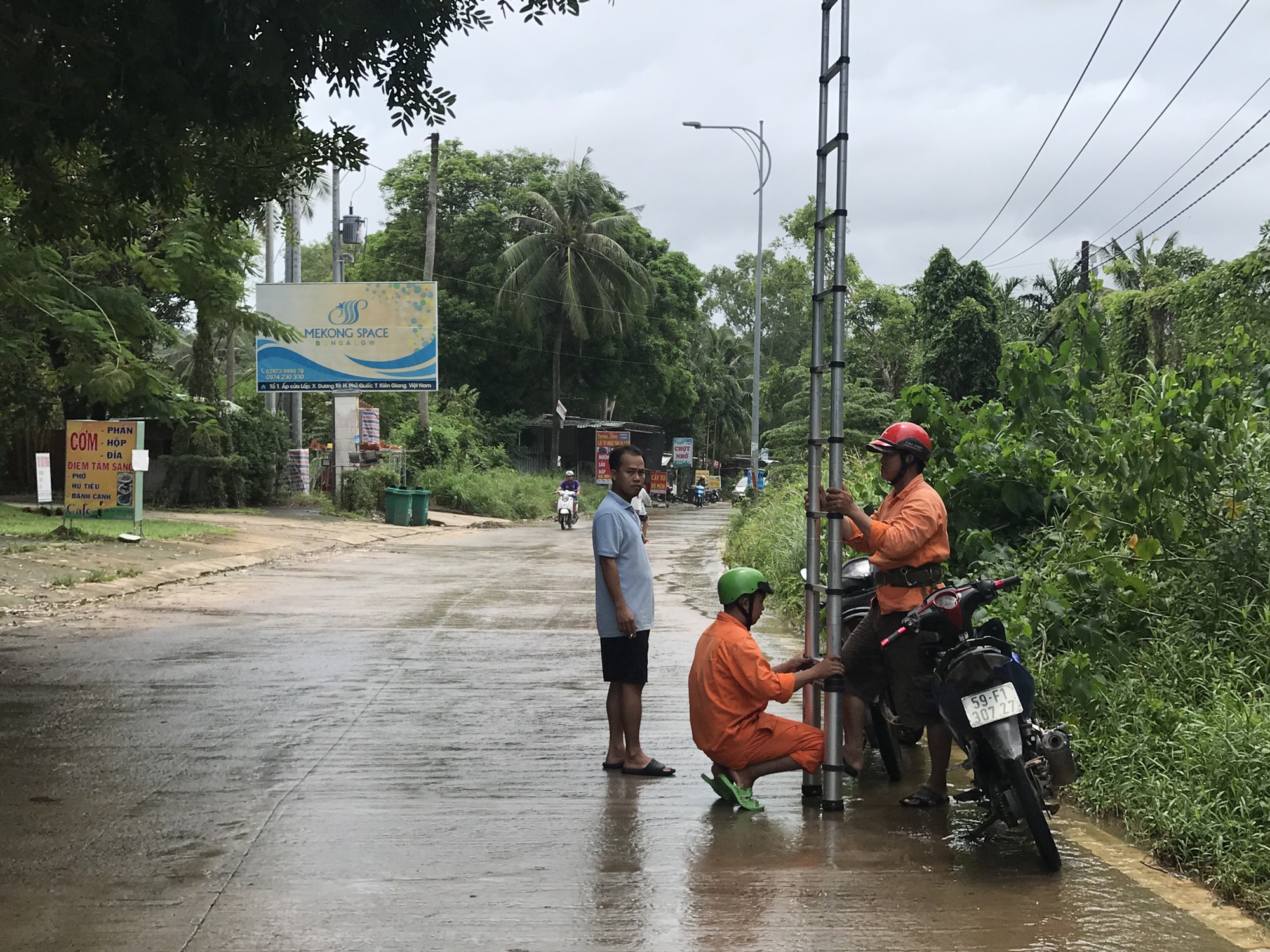 Chùm ảnh: Đảo ngọc Phú Quốc sau những ngày chìm trong &quot;biển nước&quot; - Ảnh 6.