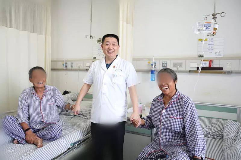 2 vợ chồng cùng mắc ung thư: Bác sĩ khẳng định nguyên nhân là những món tai hại họ ăn hàng ngày để tiết kiệm - Ảnh 1. 2 vợ chồng cùng mắc ung thư: Bác sĩ khẳng định nguyên nhân là những món tai hại họ ăn hàng ngày để tiết kiệm - Ảnh 1.