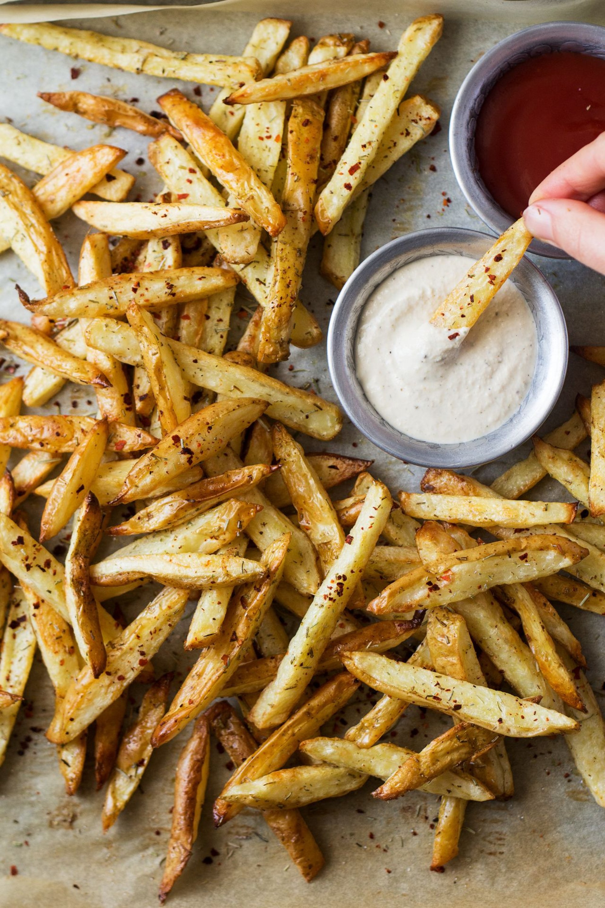 yume-these-rosemary-fries-come-with-an-addictive-roasted-garlic-Ddd89f92126b78bae74516b19ecf62583