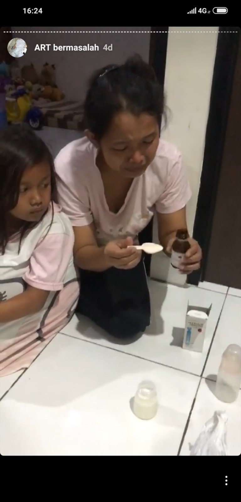 indonesian-babysitter-adds-sleeping-medicine-into-babys-bottle-knocking-him-out-until-his-mother-notices-world-of-buzz-2-768x1598