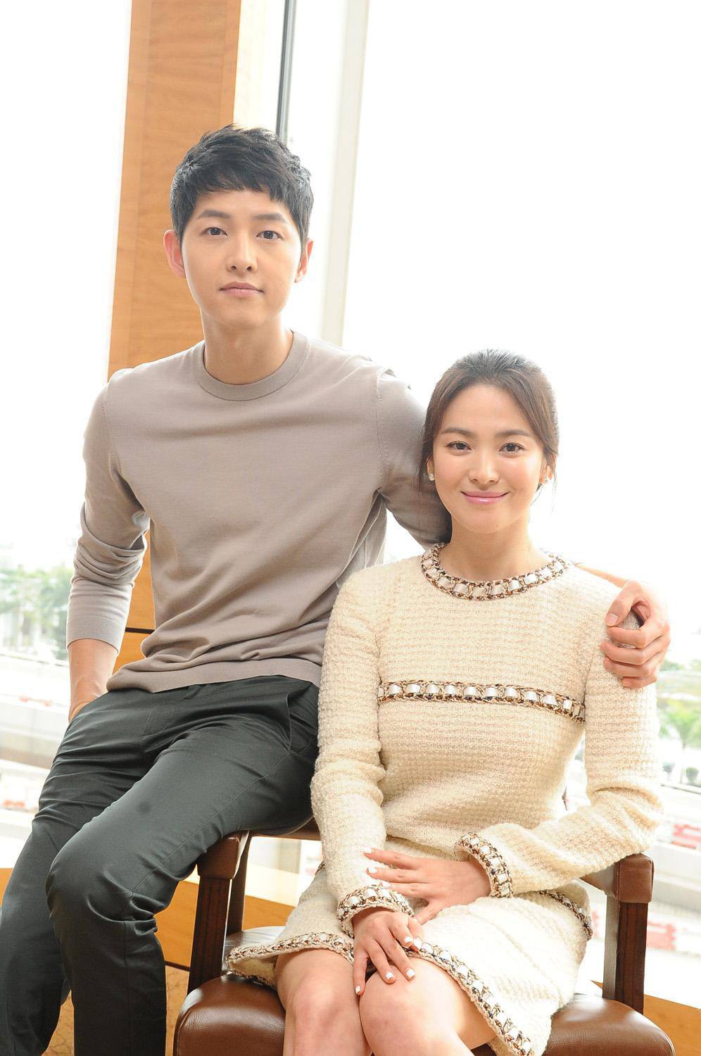 20170712-o-h-224-n-12-7-bo-song-joong-ki-nghi-g-236-ve-con-d-226-u-tuong-lai-song-hye-kyo-1