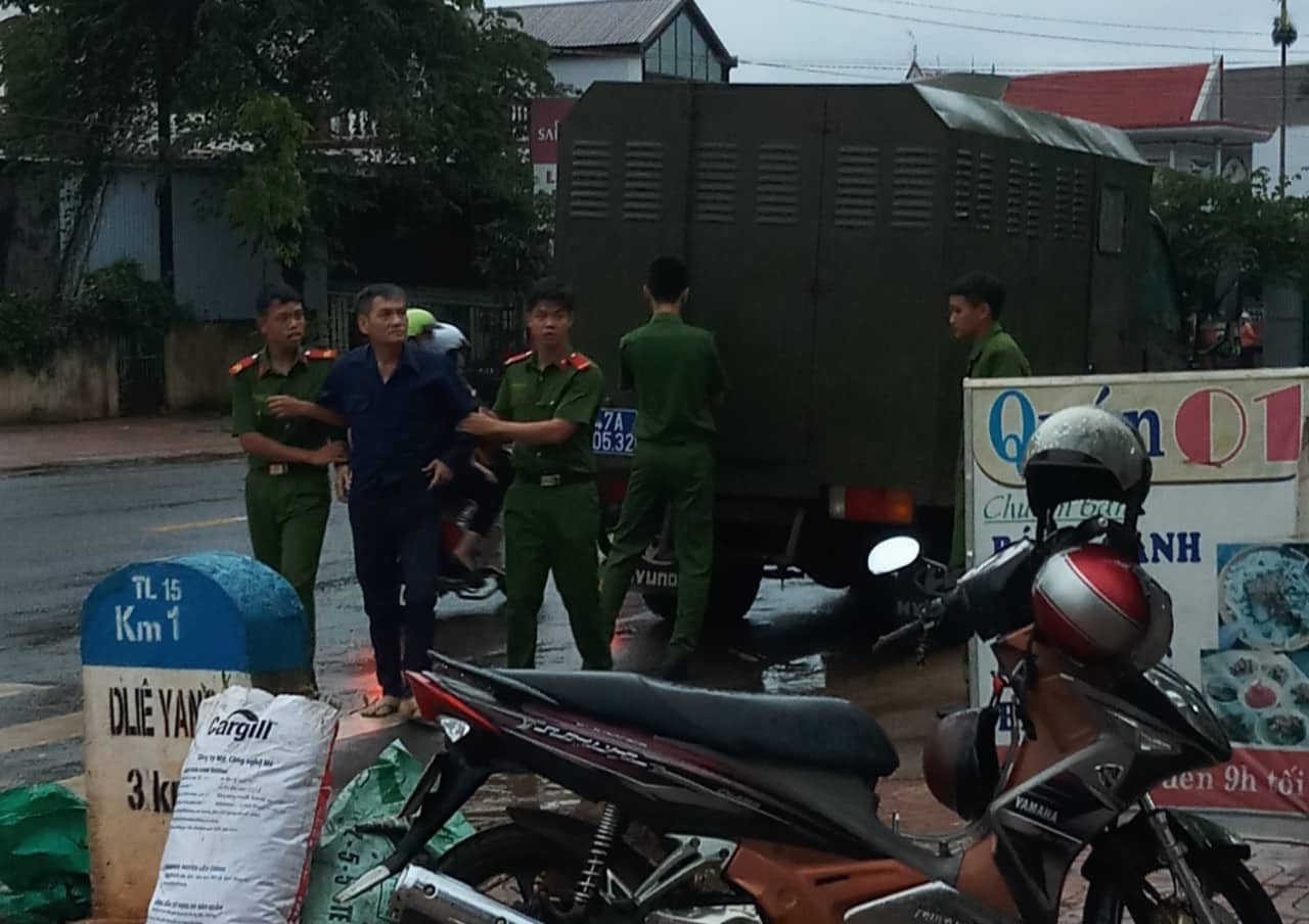 Đắk Lắk: Thực nghiệm hiện trường vụ ông chủ hiếp dâm người giúp việc tật nguyền - Ảnh 1.