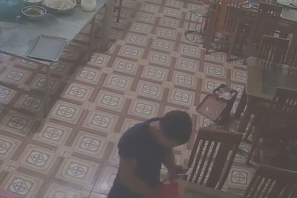 Hé lộ hoàn cảnh éo le của nữ nhân viên Trạm dừng nghỉ Như Ngọc 358 bị tạt axit - Ảnh 1. Hé lộ hoàn cảnh éo le của nữ nhân viên Trạm dừng nghỉ Như Ngọc 358 bị tạt axit - Ảnh 1.