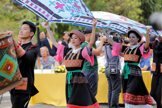 Bí mật của show diễn Vũ điệu trên mây qua lời kể đạo diễn Phạm Hoàng Nam - Ảnh 4. Bí mật của show diễn Vũ điệu trên mây qua lời kể đạo diễn Phạm Hoàng Nam - Ảnh 4.
