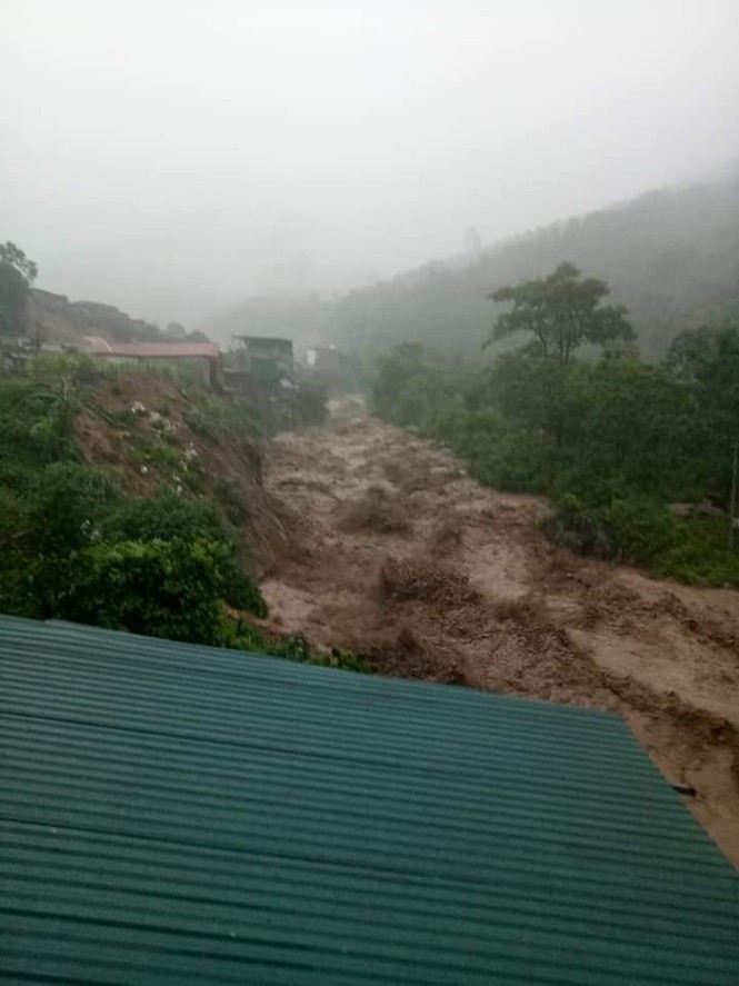 Danh sách 13 người mất tích do mưa lũ tại huyện miền núi Quan Sơn, Mường Lát - Ảnh 1.