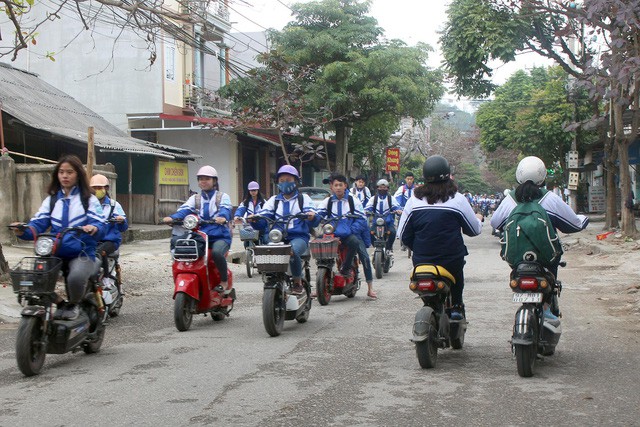 Honda Việt Nam chung tay trao gần 2 triệu mũ bảo hiểm, ch&agrave;o đ&oacute;n trẻ lớp Một v&agrave;o năm học mới - Ảnh 1.