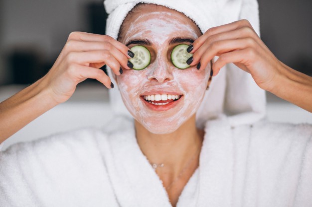 Cẩm nang trị mụn bằng nguy&ecirc;n liệu tự nhi&ecirc;n tại nh&agrave; - Ảnh 1.