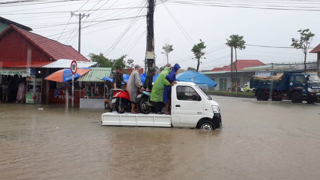 Ảnh: Phú Quốc ngập nặng sau 3 ngày mưa lớn - Ảnh 3.