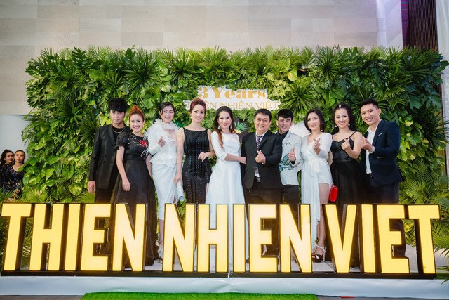 “Anh Bo” Đan Trường tham dự sự kiện 3 năm thành lập của Công ty Thiên Nhiên Việt - Ảnh 1.