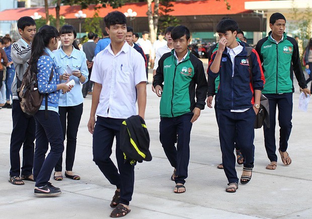 Ngắm loạt ảnh thời đi học của dàn cầu thủ đội tuyển Việt Nam: Ai cũng nhìn cực ngố tàu, riêng Xuân Trường gây bất ngờ với thành tích học tập khủng - Ảnh 10.