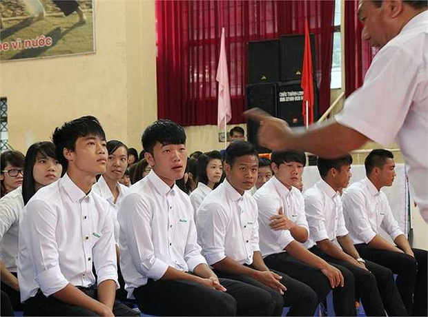 Ngắm loạt ảnh thời đi học của dàn cầu thủ đội tuyển Việt Nam: Ai cũng nhìn cực ngố tàu, riêng Xuân Trường gây bất ngờ với thành tích học tập khủng - Ảnh 18.