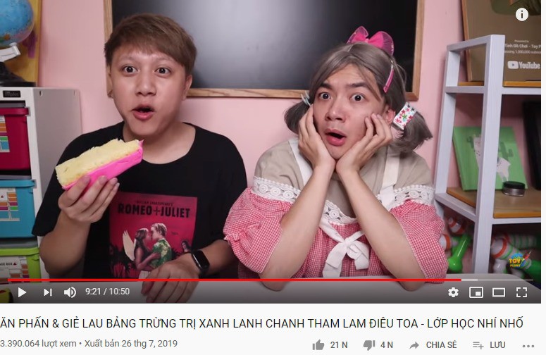 Sốc nặng trước kênh Youtube cho trẻ có nội dung uống nước rửa bát và ăn bọt biển - Ảnh 4.