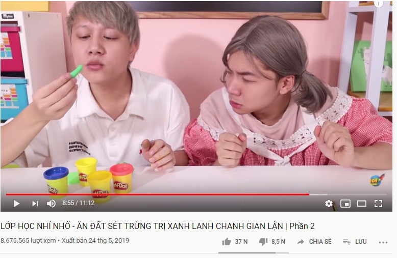 Sốc nặng trước kênh Youtube cho trẻ có nội dung uống nước rửa bát và ăn bọt biển - Ảnh 5.