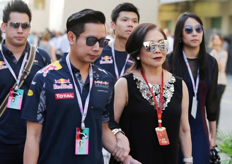 Red Bull: Ông nội từ bàn tay trắng thành tỷ phú Thái Lan, cháu đích tôn sống xa xỉ, lái xe gây tai nạn đâm chết người vẫn chưa đền tội - Ảnh 11.