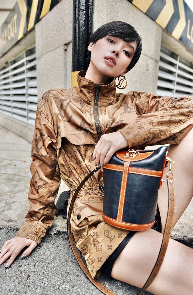 Túi hiệu đâu ra mà lắm thế: Hẳn nên gọi Khánh Linh là cô em nhiều túi’ chứ không chỉ là cô em trendy - Ảnh 12.