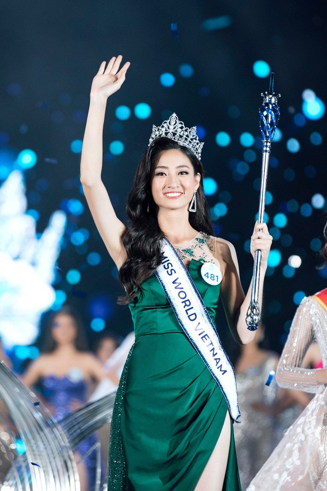Đăng quang chưa tròn 2 tháng, Hoa hậu 19 tuổi Lương Thùy Linh được mời ngồi ghế nóng  - Ảnh 2.