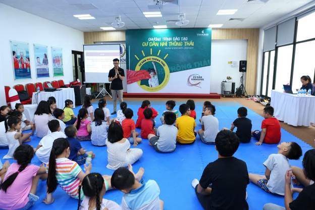 Cùng cư dân nhí Vinhomes đẩy lùi vấn nạn xâm hại trẻ em. - Ảnh 1. Cùng cư dân nhí Vinhomes đẩy lùi vấn nạn xâm hại trẻ em. - Ảnh 1.
