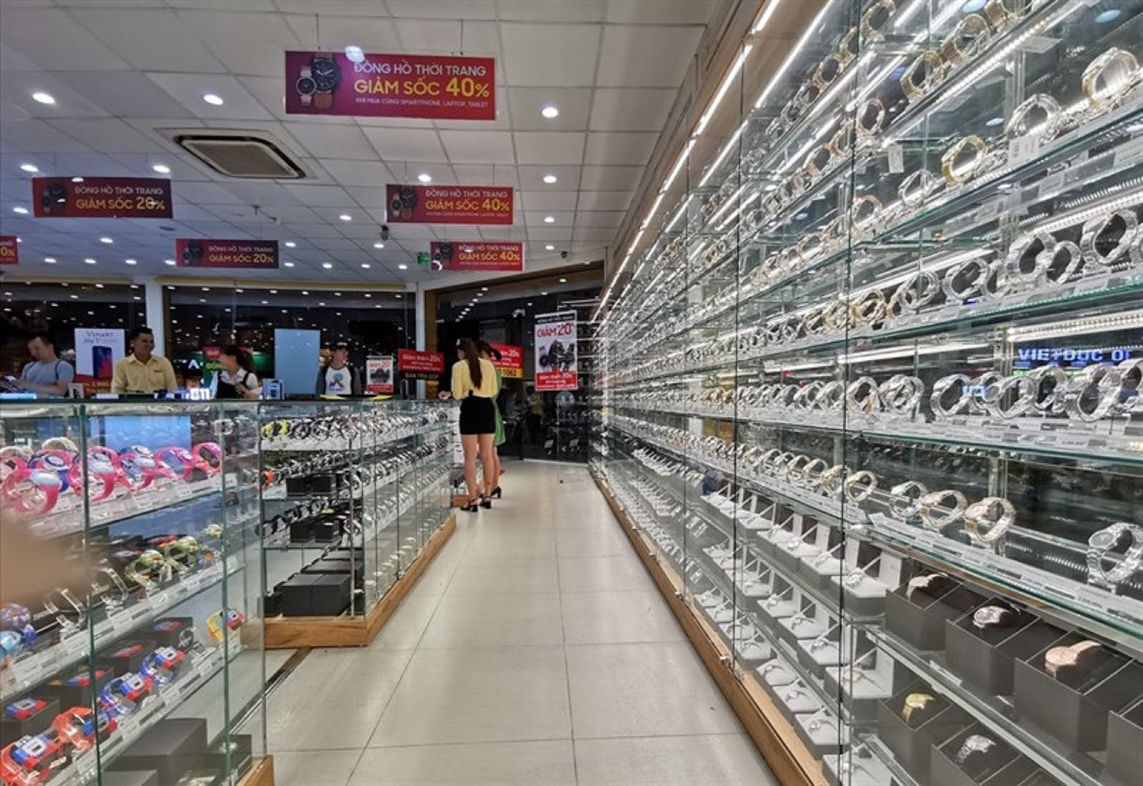 Thế Giới Di Động b&aacute;n đồng hồ thời trang: th&aacute;ng 9 b&aacute;n 50 ng&agrave;n chiếc, gi&agrave;nh 15% thị phần - Ảnh 2.