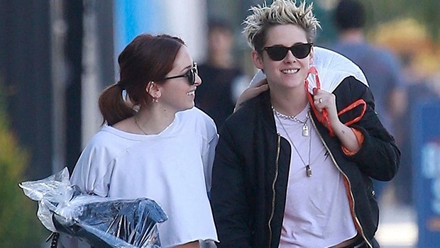 Kristen-Stewart-Goes-Shopping-With-Rumored-New-GF-After-Splitting-Up-With-Stella-Maxwell-ftr