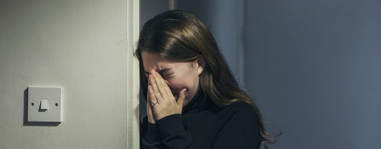 teen-girl-crying-GettyImages-523711820-57ffa8373df78cbc284e1cef