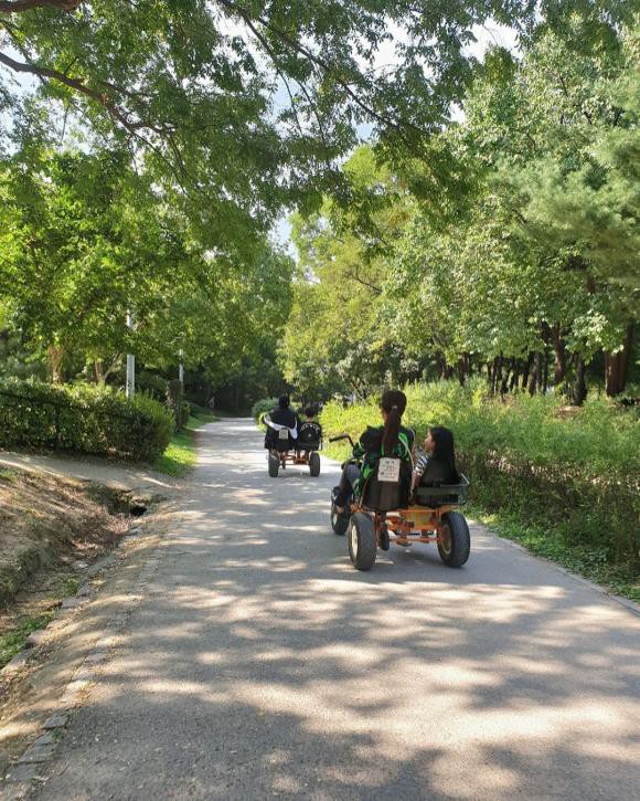 Sau gần 10 năm chung sống, gia đình Jang Dong Gun - Go So Young vẫn thường xuyên làm điều này cùng nhau, khiến công chúng không khỏi ghen tị - Ảnh 2.