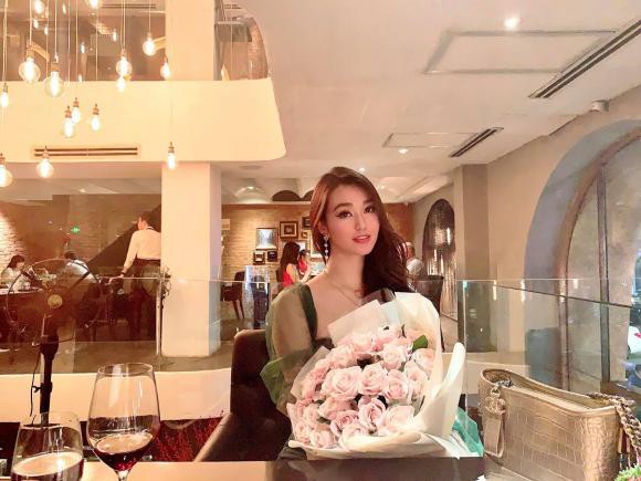 Khánh My đăng ảnh tình cảm nhân dịp kỷ niệm 555 ngày yêu bạn trai kém tuổi - Ảnh 4. Khánh My đăng ảnh tình cảm nhân dịp kỷ niệm 555 ngày yêu bạn trai kém tuổi - Ảnh 4.