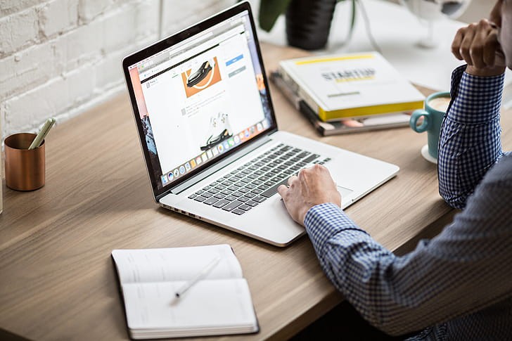 coffee-men-business-laptop