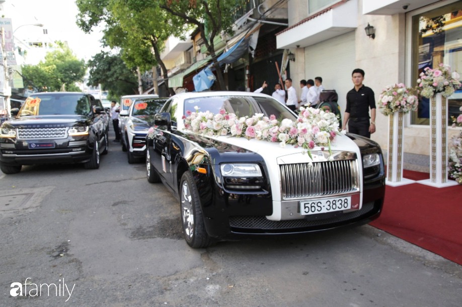 Khám phá RollsRoyce Cullinan hơn 40 tỷ mà đại gia Minh Nhựa mới tậu