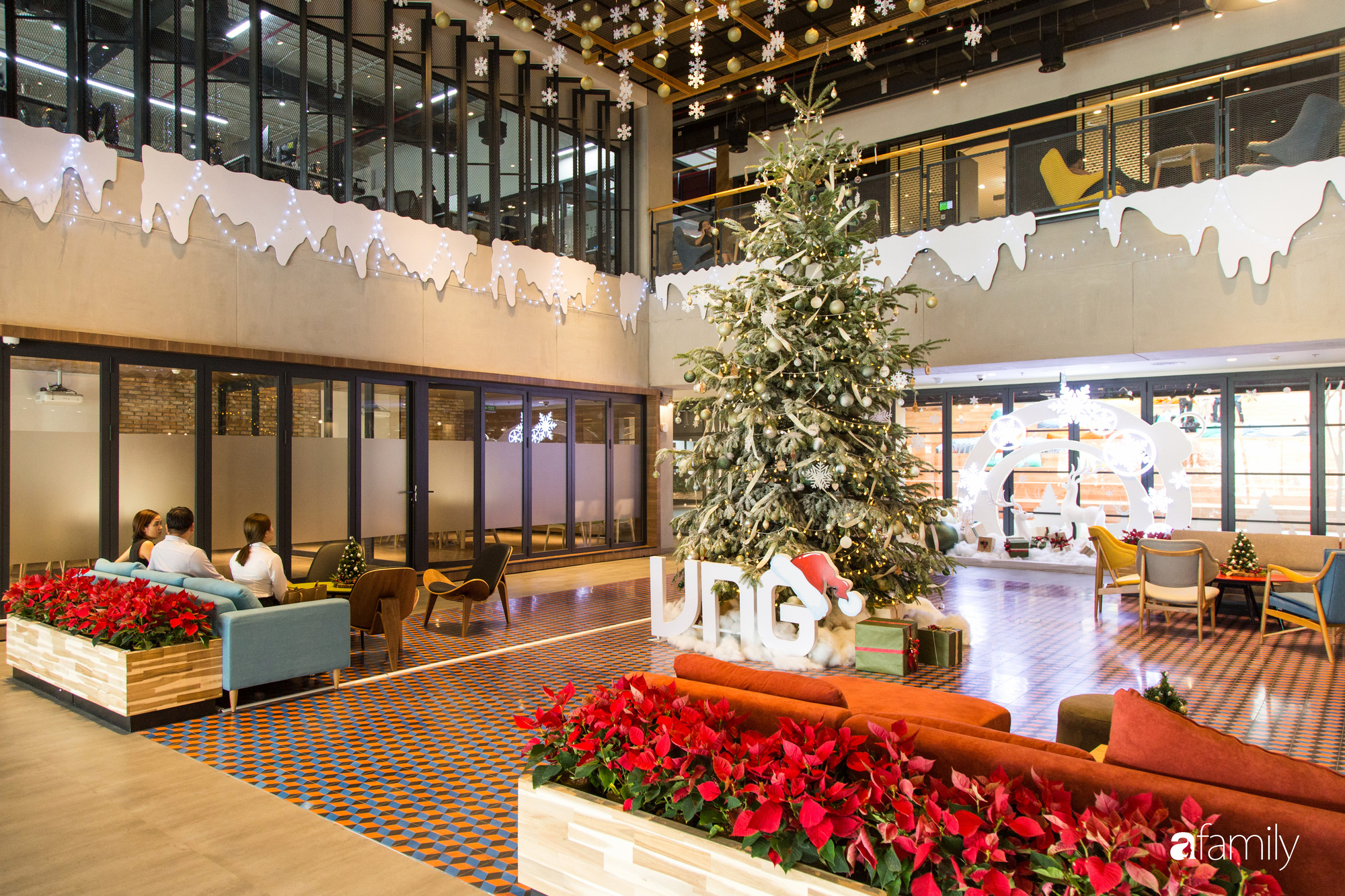 3 văn ph&ograve;ng đẹp v&agrave; hiện đại bậc nhất Việt Nam, c&oacute; một &ldquo;si&ecirc;u phẩm&rdquo; chứa cả tiệm c&agrave; ph&ecirc;, ph&ograve;ng gym, nh&agrave; giữ trẻ b&ecirc;n trong - Ảnh 8.