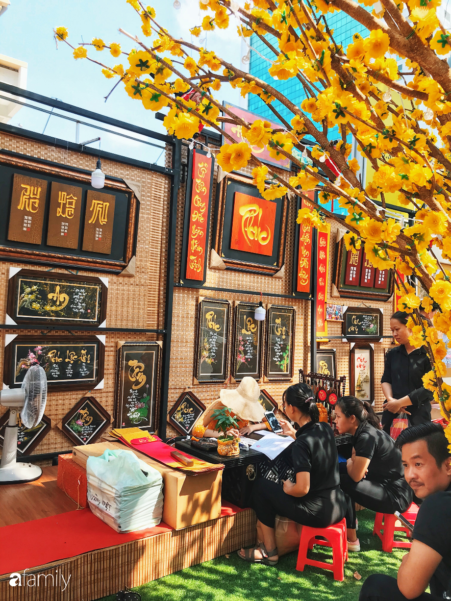Cánh rừng mai nghìn nhánh siêu công phu đang &quot;nở&quot; vàng rực trời khiến người Sài Gòn, lẫn khách du lịch nước ngoài sững sờ - Ảnh 12.