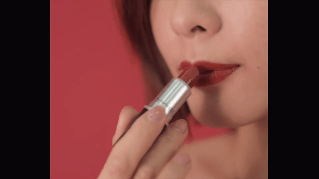Son đỏ diện đêm giao thừa - Ảnh 6. Son đỏ diện đêm giao thừa - Ảnh 6.