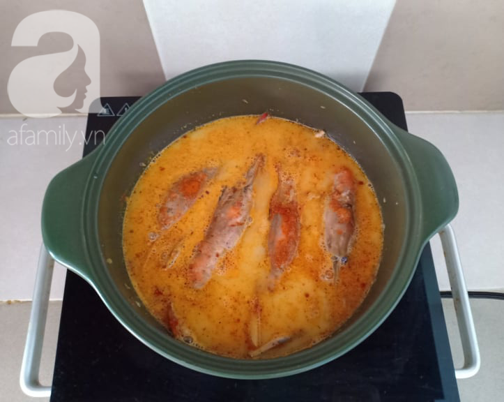 Cuối tuần trổ t&agrave;i nấu c&agrave; ri t&ocirc;m, đảm bảo cả nh&agrave; trầm trồ nức nở! - Ảnh 6.