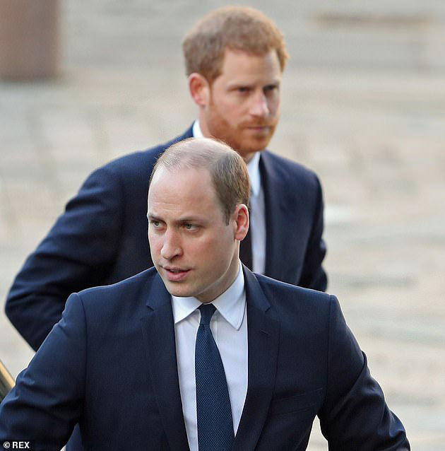 Cuối c&ugrave;ng C&ocirc;ng nương Kate cũng ch&iacute;nh thức lộ diện sau c&uacute; sốc của vợ chồng em d&acirc;u Meghan Markle với gương mặt ảm đạm - Ảnh 3.