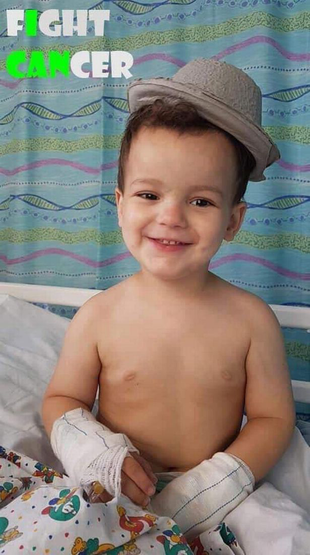 Bé trai 3 tuổi bị u não nhưng bác sĩ lại chẩn đoán nhầm thành bệnh sốt thông thường kiến cậu bé không kịp điều trị dẫn tới tử vong - Ảnh 2.