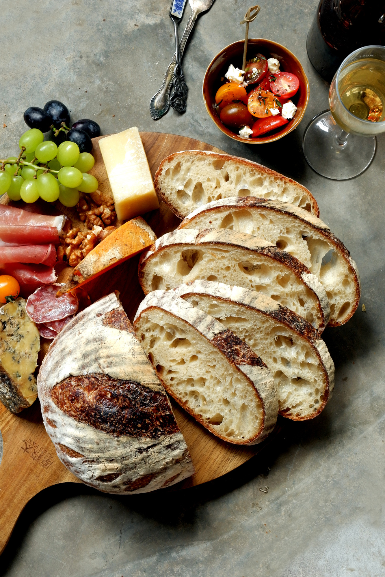 Gặp gỡ Hương Thảo - "chuyên gia" về bánh mì Sourdough để tìm hiểu vì sao các mẹ mê nó đến thế!