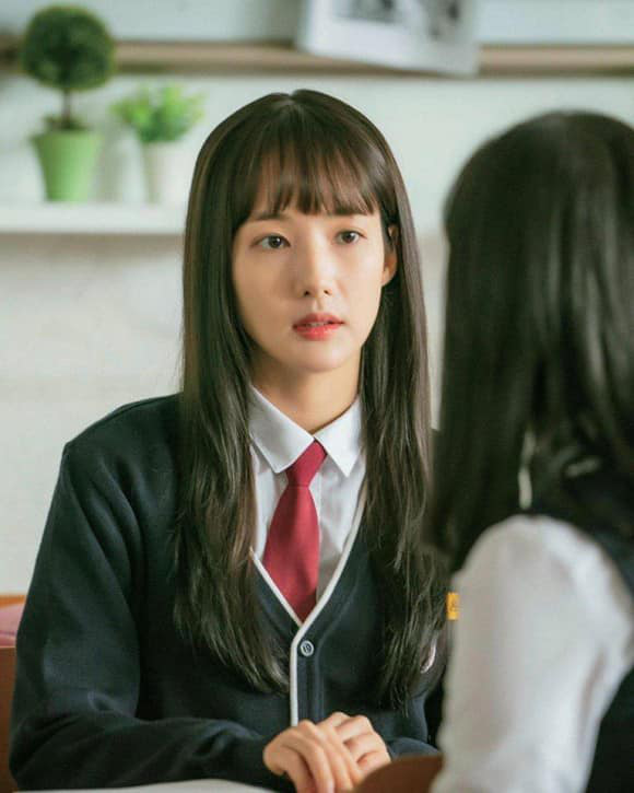 Mê mẩn tạo hình của "tình cũ" Lee Min Ho trong phim mới: Từ nữ sinh cấp 3 đến gái quê đều siêu xinh đẹp - Ảnh 4. Mê mẩn tạo hình của "tình cũ" Lee Min Ho trong phim mới: Từ nữ sinh cấp 3 đến gái quê đều siêu xinh đẹp - Ảnh 4.