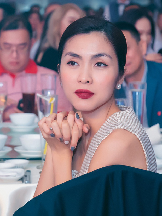 Hà Tăng make up đơn giản mà vẫn đẹp đến lịm tim, tất cả nhờ đôi môi đỏ mọng gợi cảm, chị em muốn học theo cũng không hề khó - Ảnh 1. Hà Tăng make up đơn giản mà vẫn đẹp đến lịm tim, tất cả nhờ đôi môi đỏ mọng gợi cảm, chị em muốn học theo cũng không hề khó - Ảnh 1.