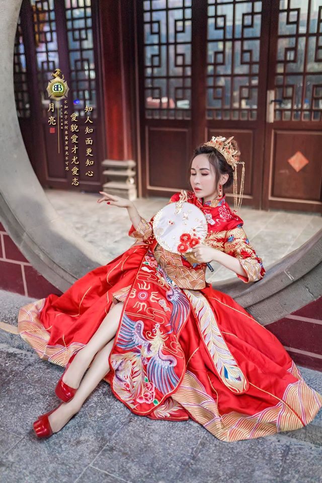 Vợ hai Minh Nhựa khiến dân tình hoảng hồn với bộ ảnh phong cách Trung Hoa: Nhìn cứ tưởng búp bê bị hỏng khuôn đúc chứ! - Ảnh 1.