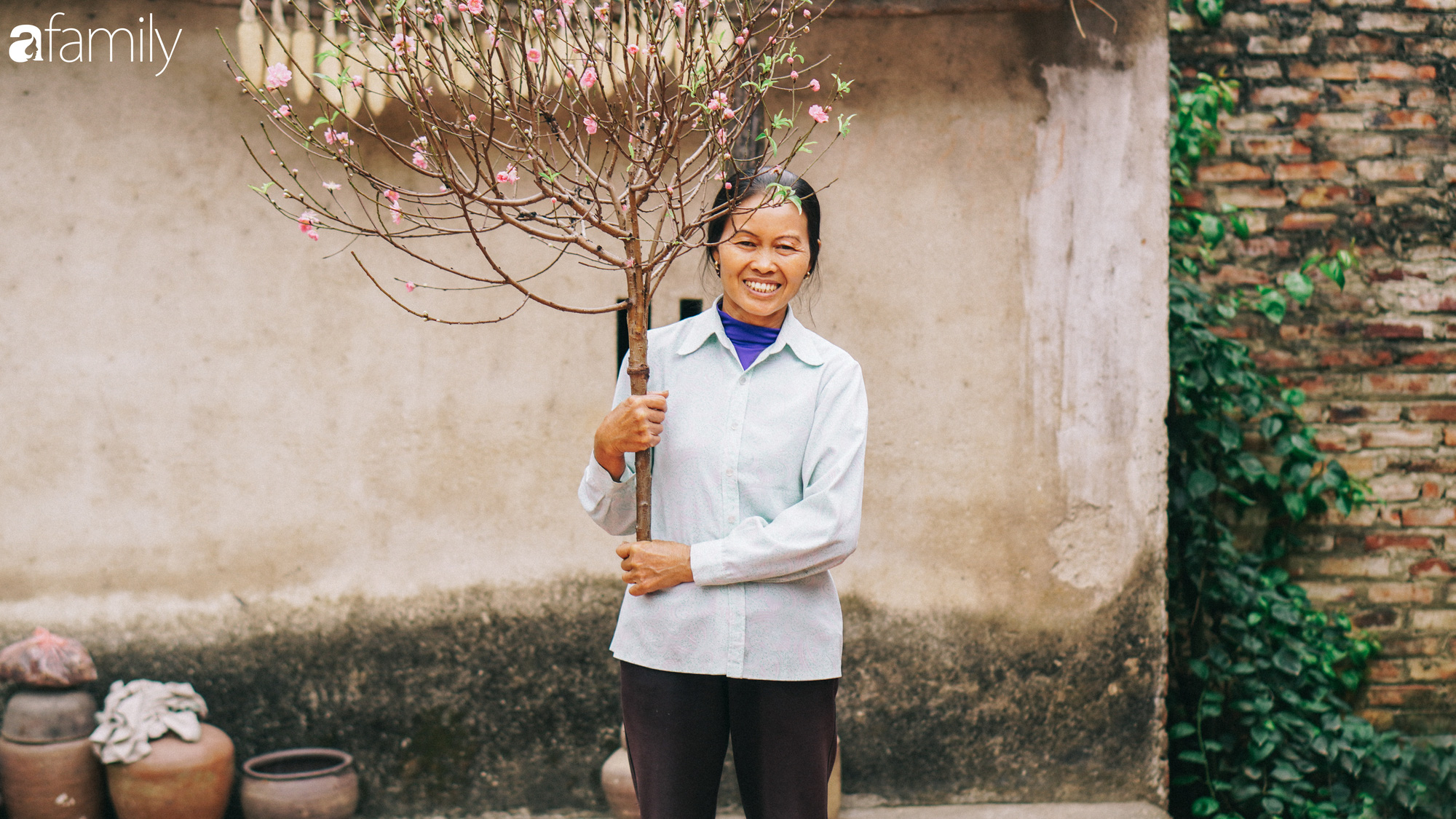 Gặp hai mẹ con &quot;Ẩm thực mẹ làm&quot; sau 1 năm nổi tiếng: Nếp nhà vẫn như xưa, mảnh vườn thì lớn hơn và hai mẹ con cùng phấn đấu triệu sub cho năm sau - Ảnh 15.