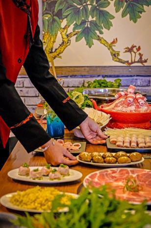 Wucheng Hotpot – Giữa xứ ngàn hoa đắm chìm trong món lẩu Đài Loan - Ảnh 5.